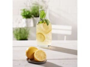 Carafe à boire :  Avec paille en verre